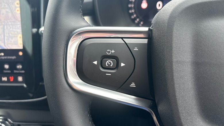 Volvo XC40 2.0 B3P Plus Black Edition 5dr Auto Petrol Estate